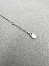 將圖片載入圖庫檢視器 Line Disc Charm Silver Thin Bracelet