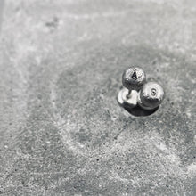 將圖片載入圖庫檢視器 Stone Textured Earrings Stud