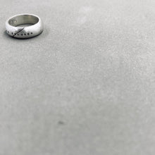 將圖片載入圖庫檢視器 Slash No excuses Half Round Band Silver Ring