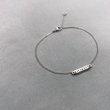 將圖片載入圖庫檢視器 Line Patience Thin Bracelet