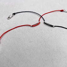 將圖片載入圖庫檢視器 Line Tiny Bar Charm String Bracelet