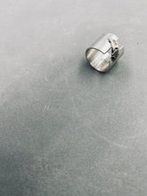 將圖片載入圖庫檢視器 Torn Se leve Silver Ring