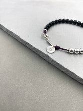 將圖片載入圖庫檢視器 Iridescent Bead Half Crystal Disc Charm Bracelet