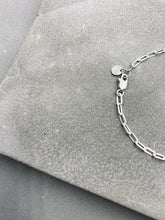 將圖片載入圖庫檢視器 Begin Thin Silver Bracelet