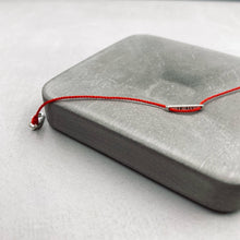 將圖片載入圖庫檢視器 Line Tiny Bar Charm String Bracelet