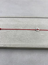 將圖片載入圖庫檢視器 Line Tiny Disc Charm String Bracelet