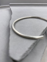 將圖片載入圖庫檢視器 Stay tgt Silver Wrap Cuff Bangle Bracelet