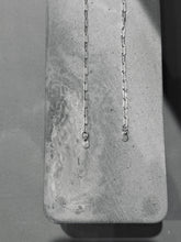 將圖片載入圖庫檢視器 Tiny Thin Silver Bracelet

