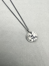 將圖片載入圖庫檢視器 Torn Double Charm Necklace
