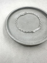 將圖片載入圖庫檢視器 Today Bar Charm Bracelet
