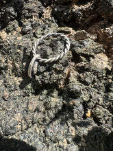 將圖片載入圖庫檢視器 Stone Infinity Twist Ring
