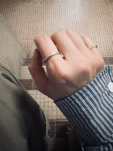 將圖片載入圖庫檢視器 Classic 2mm Round Band Ring
