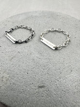 將圖片載入圖庫檢視器 Lovesick Bar Charm Link Ring
