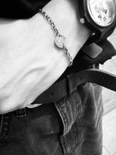 將圖片載入圖庫檢視器 Let me stay Disc Charm Bracelet
