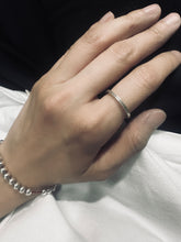 將圖片載入圖庫檢視器 Classic Flat Band You Complete Me Ring
