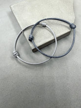 將圖片載入圖庫檢視器 Classic Personalized Disc Charm String Bracelet
