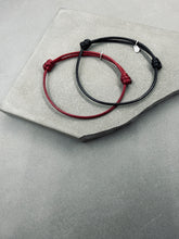 將圖片載入圖庫檢視器 Classic Personalized Disc Charm String Bracelet
