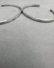 將圖片載入圖庫檢視器 Thin Cuff Bracelet
