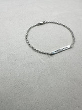 將圖片載入圖庫檢視器 Classic Bar Charm Thin Bracelet
