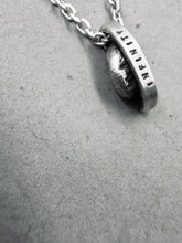 將圖片載入圖庫檢視器 Stone Infinity Necklace
