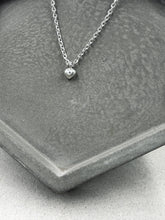 將圖片載入圖庫檢視器 Tiny Heart Pendant Thin Necklace
