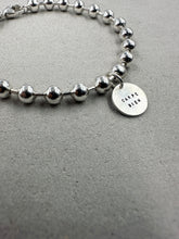 將圖片載入圖庫檢視器 Classic Disc Cham 5mm Bead Bracelet
