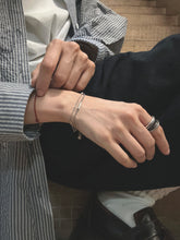 將圖片載入圖庫檢視器 Tiny Arch Thin Bracelet
