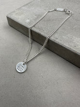 將圖片載入圖庫檢視器 Classic Disc Charm Thin Bracelet
