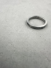 將圖片載入圖庫檢視器 Classic Textured Flat Band Ring
