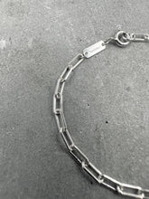 將圖片載入圖庫檢視器 Classic Textured Disc Charm Bracelet
