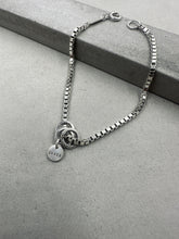 將圖片載入圖庫檢視器 PPF Box Chain Disc Charm Bracelet
