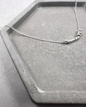 將圖片載入圖庫檢視器 Morse Code Thin Necklace
