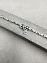 將圖片載入圖庫檢視器 PPF Box Chain Disc Charm Bracelet
