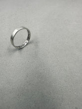 將圖片載入圖庫檢視器 Classic Flat Band Ring
