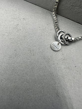 將圖片載入圖庫檢視器 PPF Box Chain Disc Charm Bracelet
