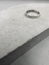 將圖片載入圖庫檢視器 Classic Flat Band Ring
