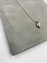 將圖片載入圖庫檢視器 Stone Infinity Necklace
