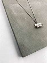 將圖片載入圖庫檢視器 Stone Be yourself Silver Necklace
