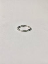 將圖片載入圖庫檢視器 Hammered Hand Stamped Silver Ring
