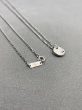 將圖片載入圖庫檢視器 Stone Smiley Face Silver Necklace
