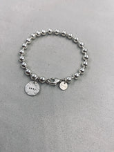 將圖片載入圖庫檢視器 Torn Textured  Disc Charm Bead Bracelet
