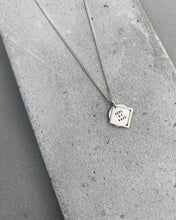 將圖片載入圖庫檢視器 Story Frame Disc Charm Necklace
