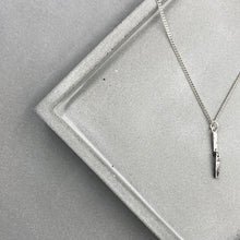 將圖片載入圖庫檢視器 Torn Hurt Bar Charm Necklace
