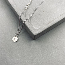 將圖片載入圖庫檢視器 Hexagon engraved 925 Silver Necklace
